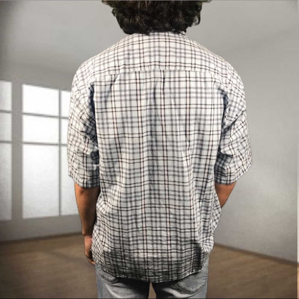 Authentic Burberry Short Sleeve Button Down Shirt - Picture 5 of 8